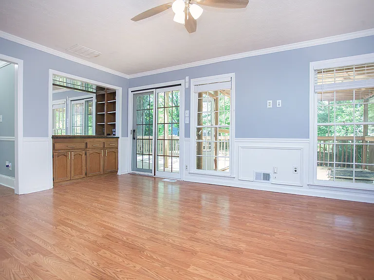 Family room + Bar