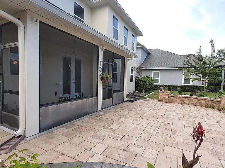 127 Rockcreek Dr — Photo 10