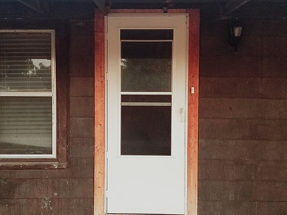 4th image of 835 E 6th St