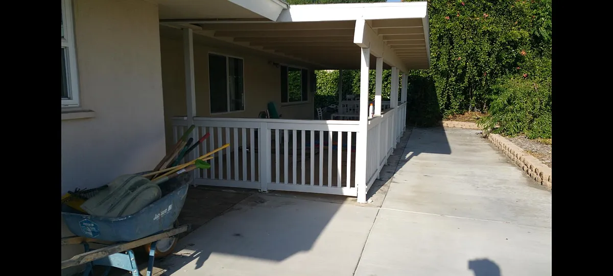 Building Photo - 214 Nisbet Way