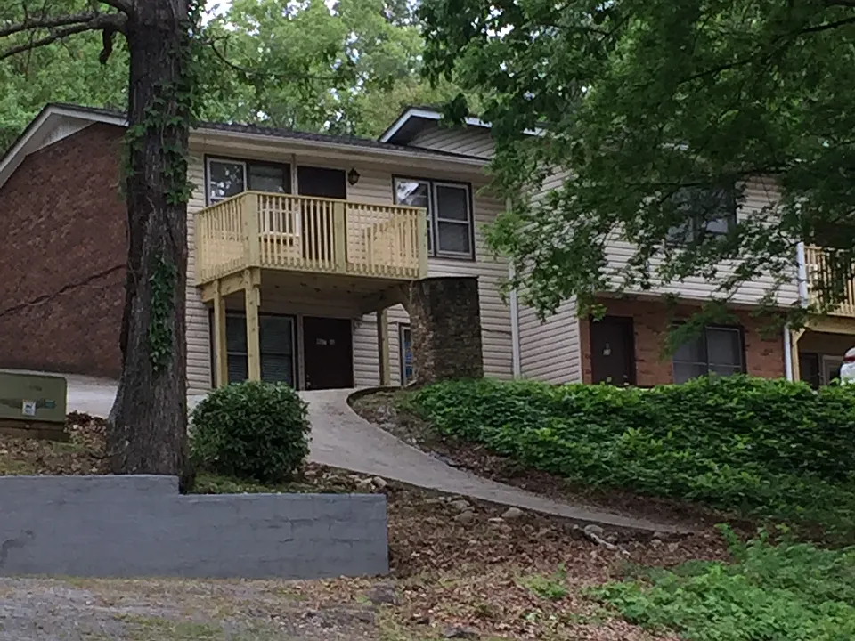 601 Creekside Dr #1