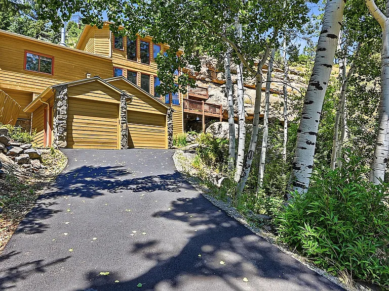 551 Aspen Dr — Photo 29