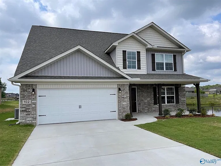 102 Wyatt Miles Ln — Photo 15