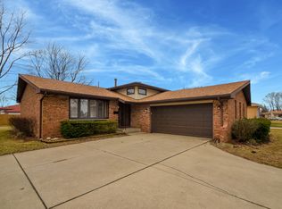 32 Carnation St, Dyer, IN 46311