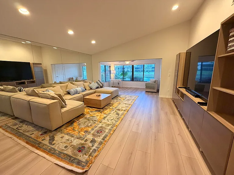 24 Westgate Ln #24A — Photo 3