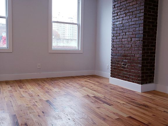 5th image of 19 Jewett Ave APT 4E