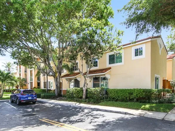 117 Yacht Club Way APT 104, Hypoluxo, FL 33462