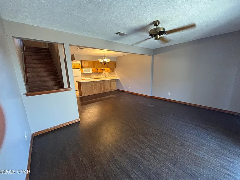 6441 Oakshore Dr — Photo 4