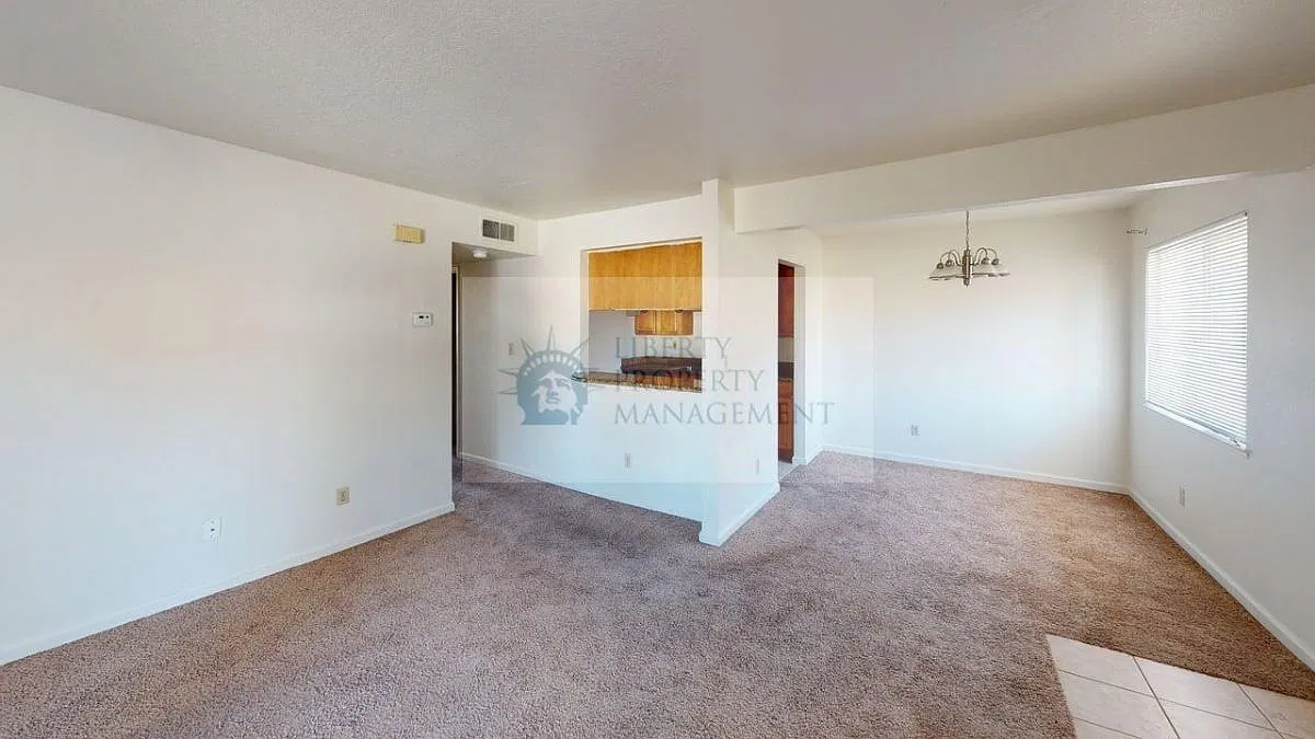2 bed, 864 sqft, $1,450 — Photo 2
