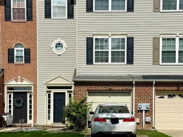 394 Cambridge Pl, Prince Frederick, MD 20678