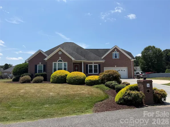 1908 Norfolk Pine Ct, Gastonia, NC 28056