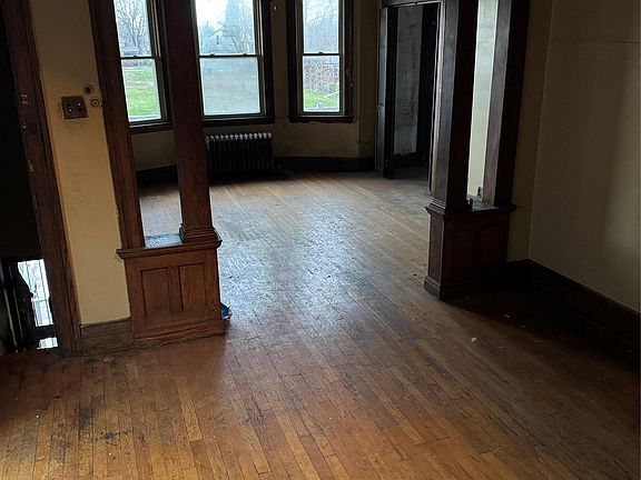 2nd image of 2954 E Harding St