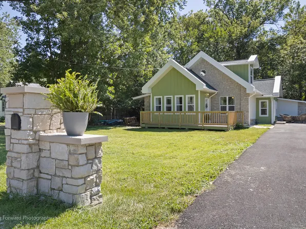 717 Oeffling Dr, McHenry, IL 60051