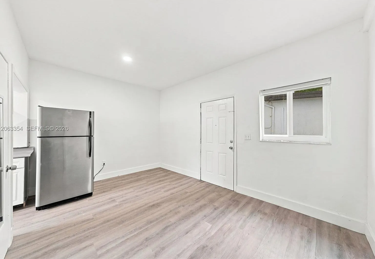 2 bed, 500 sqft, $2,350 — Photo 3