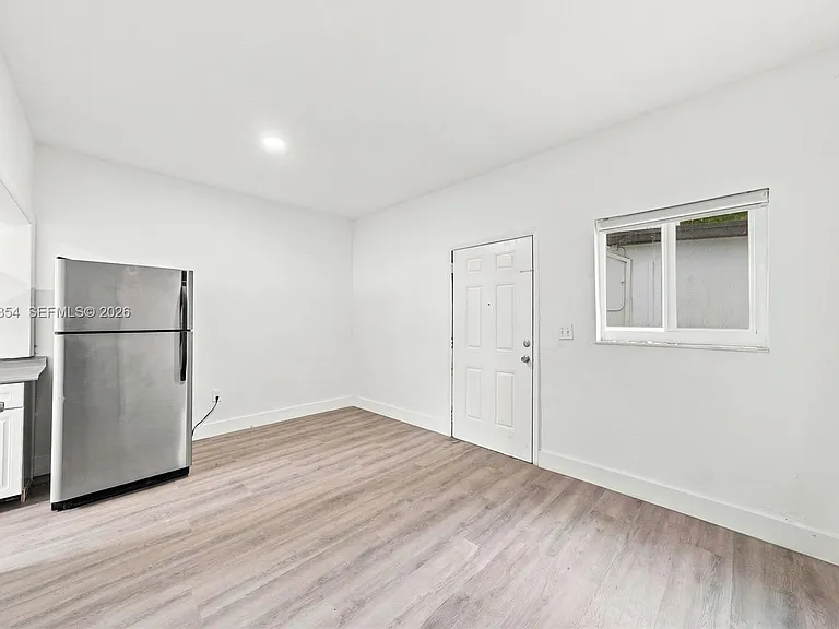 128 NW 9th Ave #4 — Photo 9