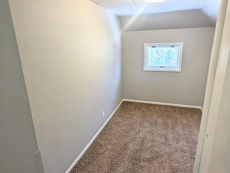 115 1st Ave SW #3 — Photo 12