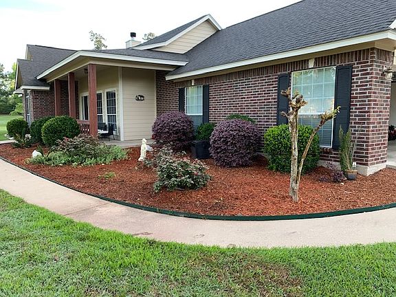 2nd image of 128 Magnolia Bnd