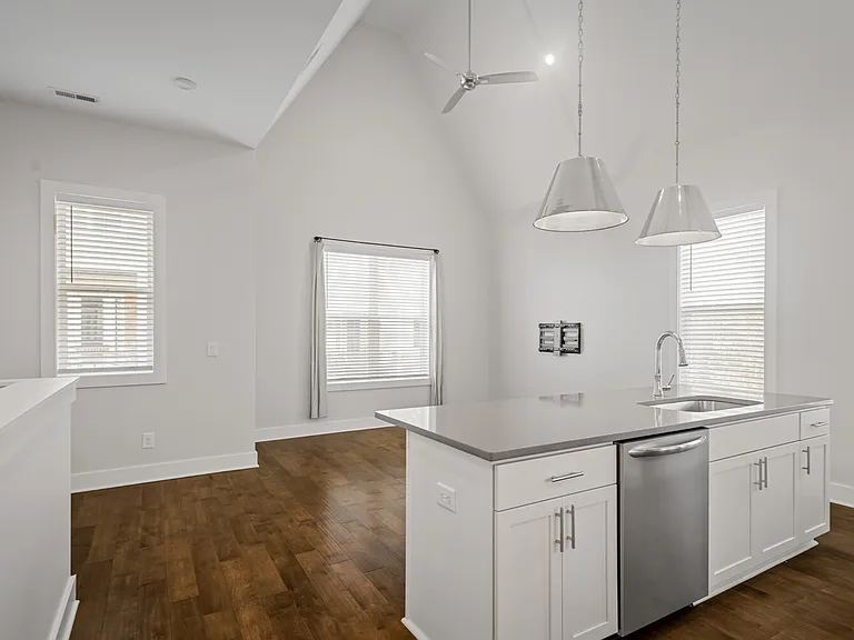 700 James Ave #19 — Photo 5