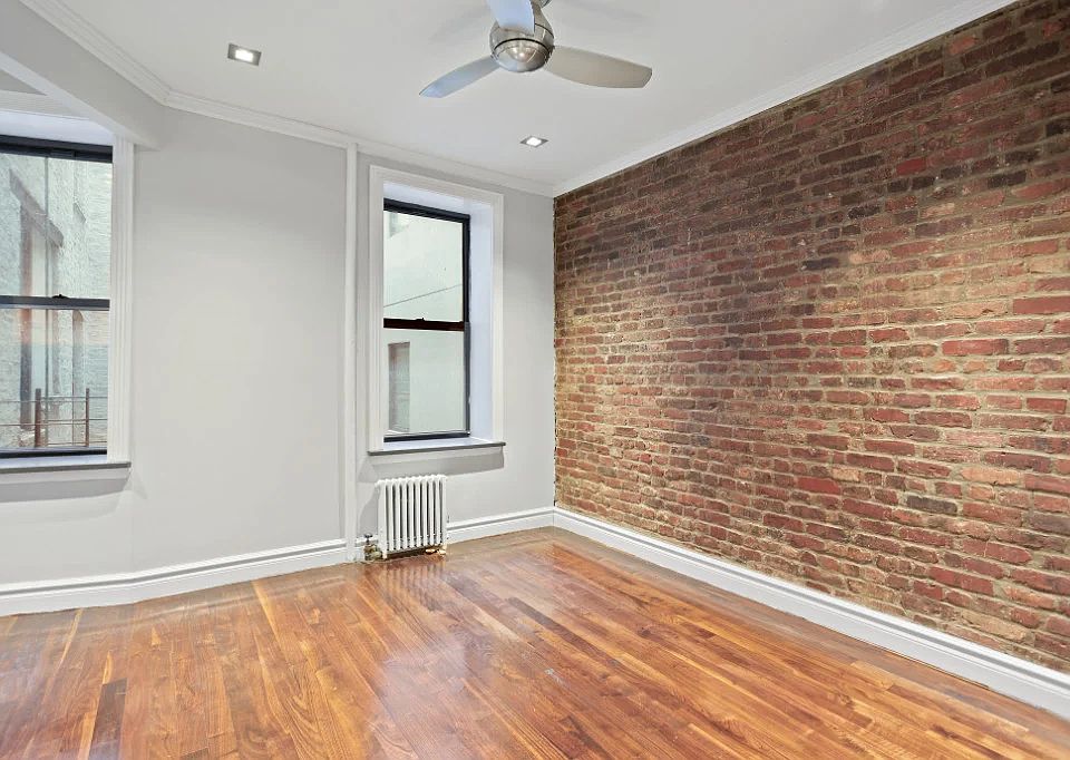 2nd image of 432 E 13th St #25X
