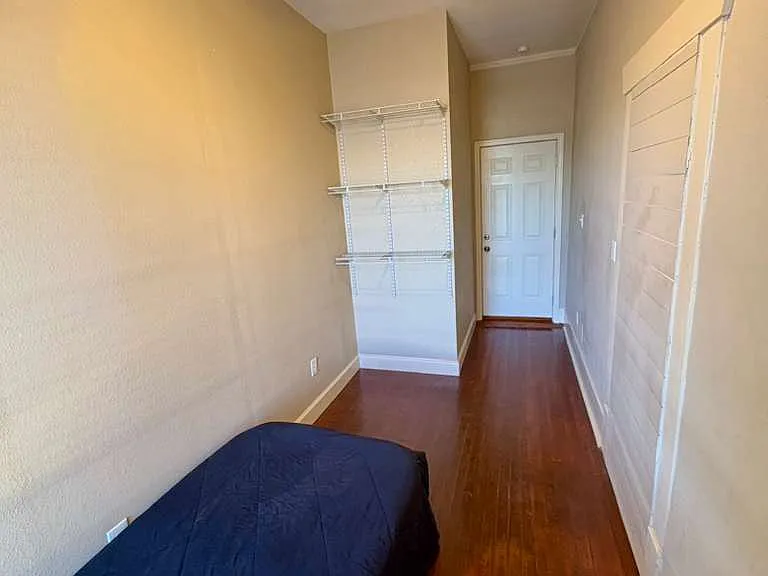 3008 Glen Rae St — Photo 3
