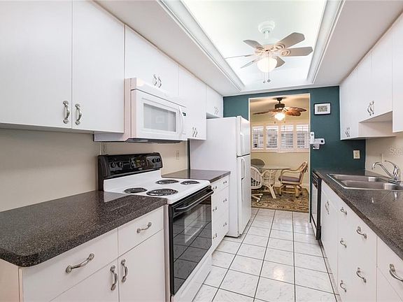 3rd image of 555 The Esplanade N APT 202