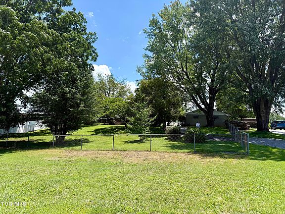 2nd image of 2931 Watauga Rd