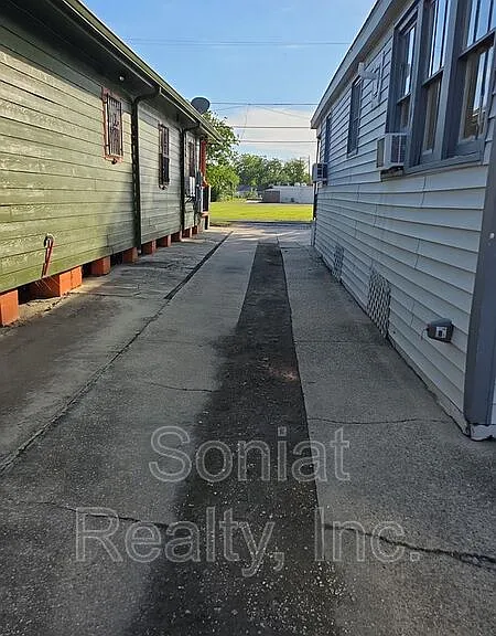 8025 Pompano St — Photo 6
