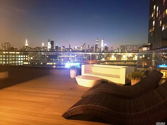 Sold by Chase Global Realty Corp | media 9