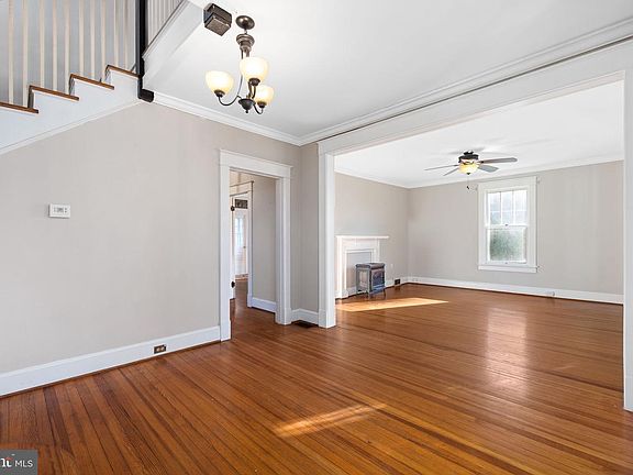 5th image of 137 West St