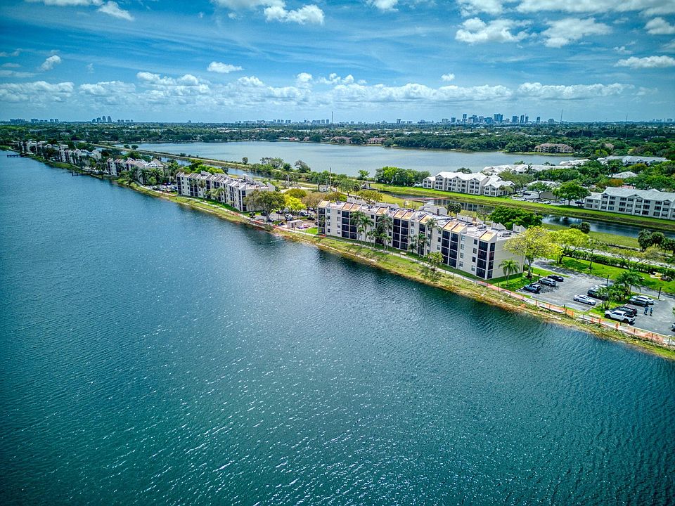 1st image of 118 Lake Emerald Drive #102