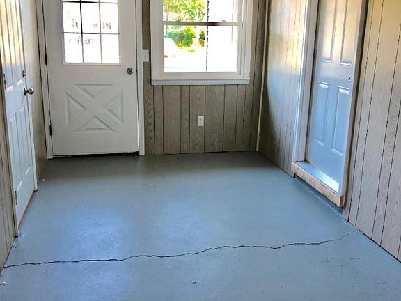 4th image of 3321 Parchmount Ave