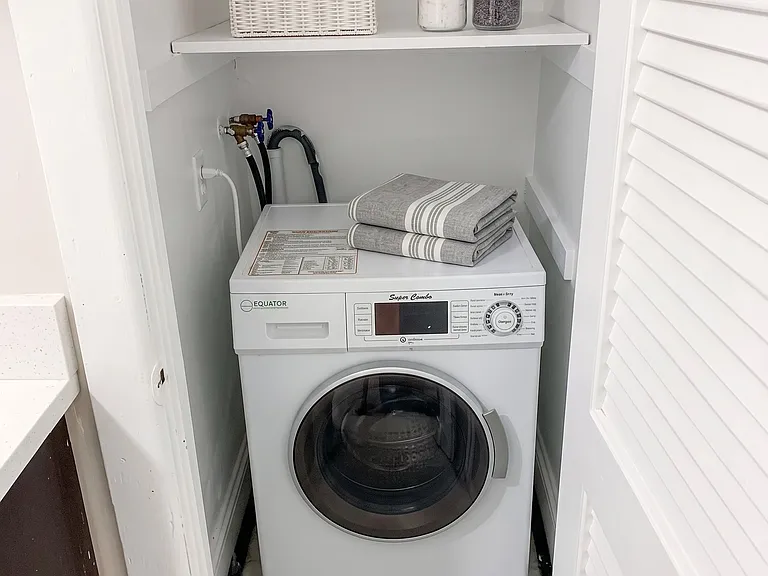 4031 Locust St #2 — Photo 5