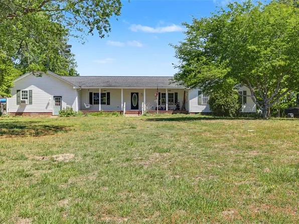 8237 Spring Hill Farm Rd, Gloucester, VA 23061