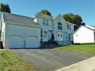 22 Saint Peter Dr, South Amboy, NJ 08879