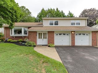 54 Country Club Ln, Springfield, NJ 07081