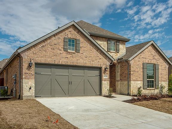 2nd image of 833 Harrington Ln