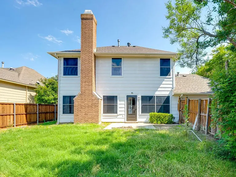 305 Indian Trail Ln — Photo 26