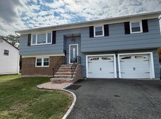 308 Oak Pl, Piscataway, NJ 08854
