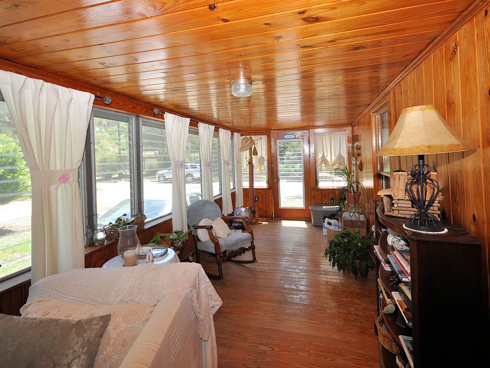 1st image of 34 Sylvan Dr