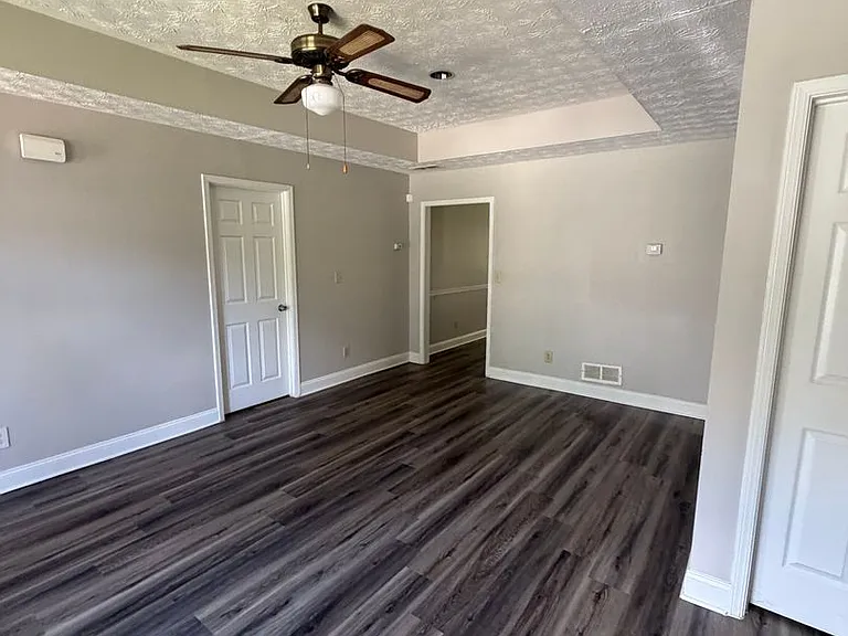 2107 Fairway Ct SE — Photo 3