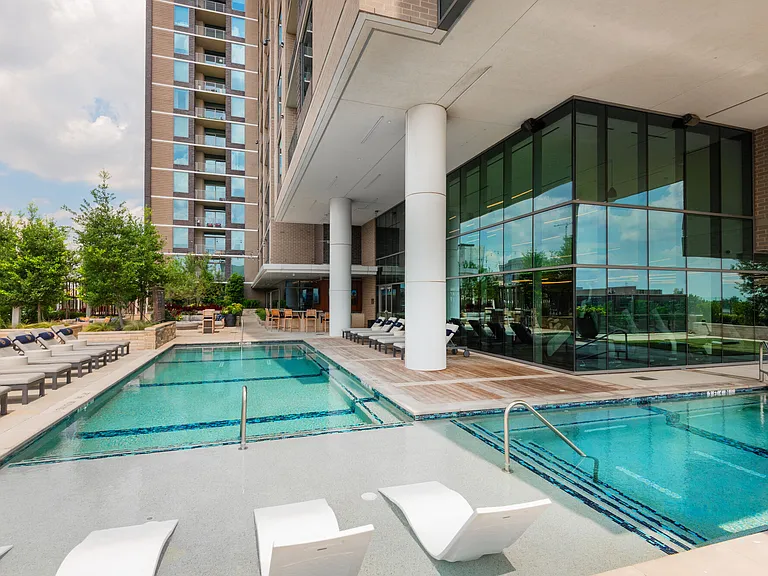 Nove at Knox — Photo 8