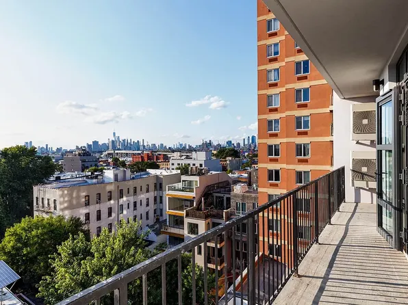 584 Fourth Avenue image 7 of 40