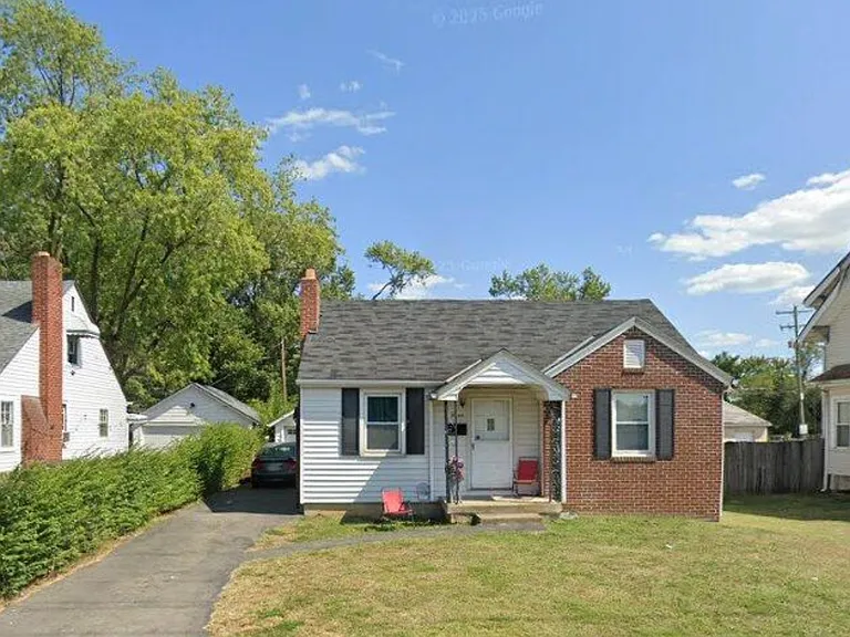 2846 S High St — Photo 14