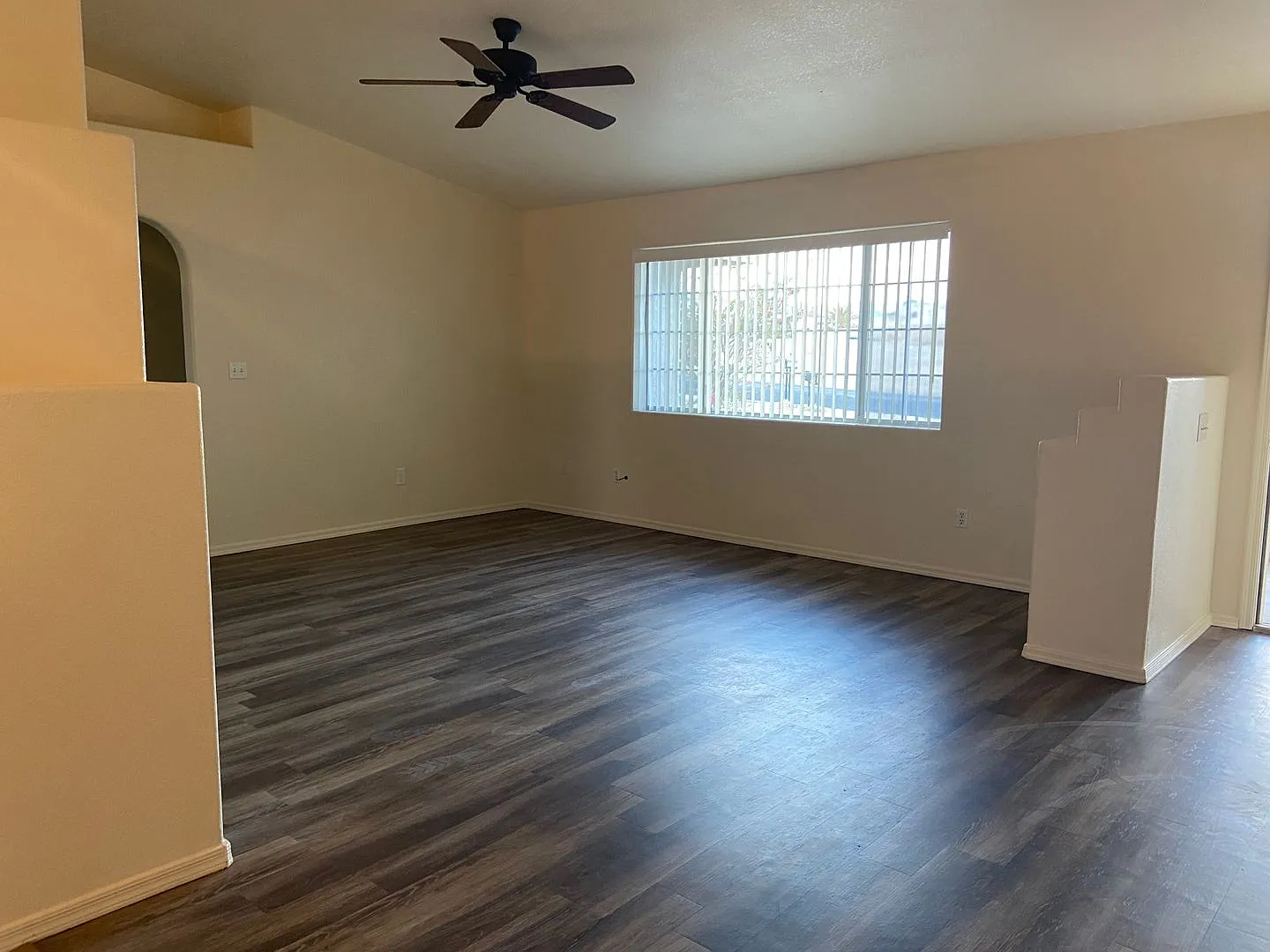 Beautiful Centrally Located 3-Bedroom Home on a Quiet Cul-de-Sac — Photo 4