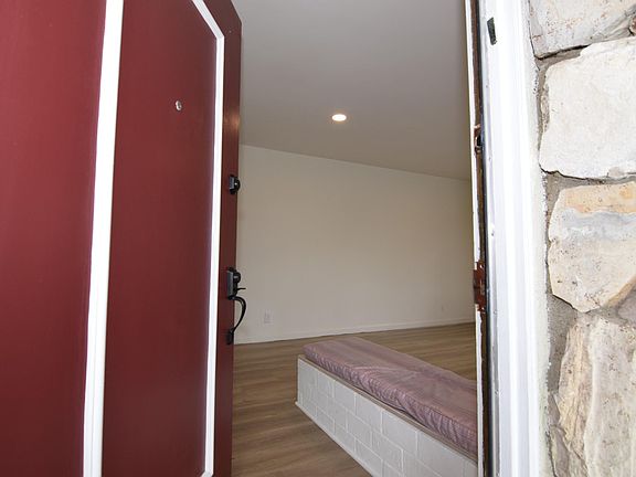 4th image of 6955 Lena Ave