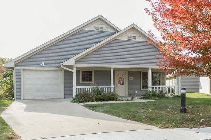1st image of 960 Longfellow Pl