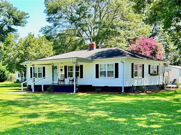 615 Belton Hwy, Williamston, SC 29697