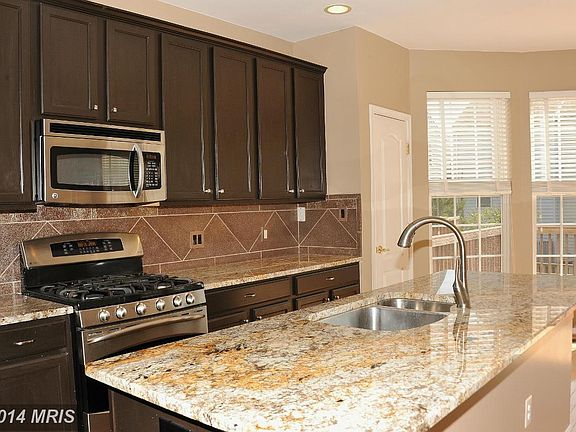 4th image of 6817 Oregano Ln