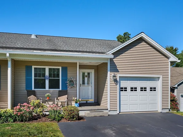 49 Silver Crest Ln #49, Greenfield, MA 01301