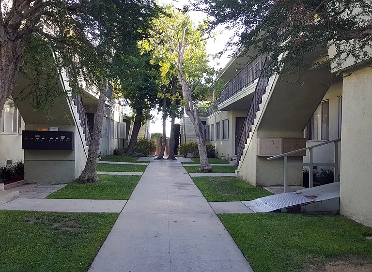 1838 W El Segundo Blvd #6 — Photo 11